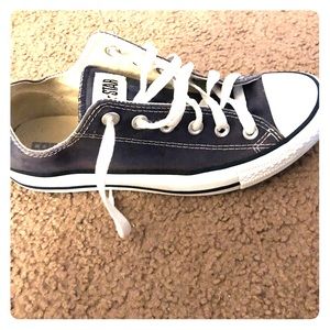 Converse Chuck Taylor’s Women’s size 8 Navy Blue